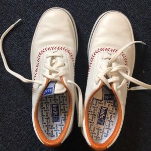 Keds leather baseball sneakers! Sz 9 ‘n SO CUTE⚾️